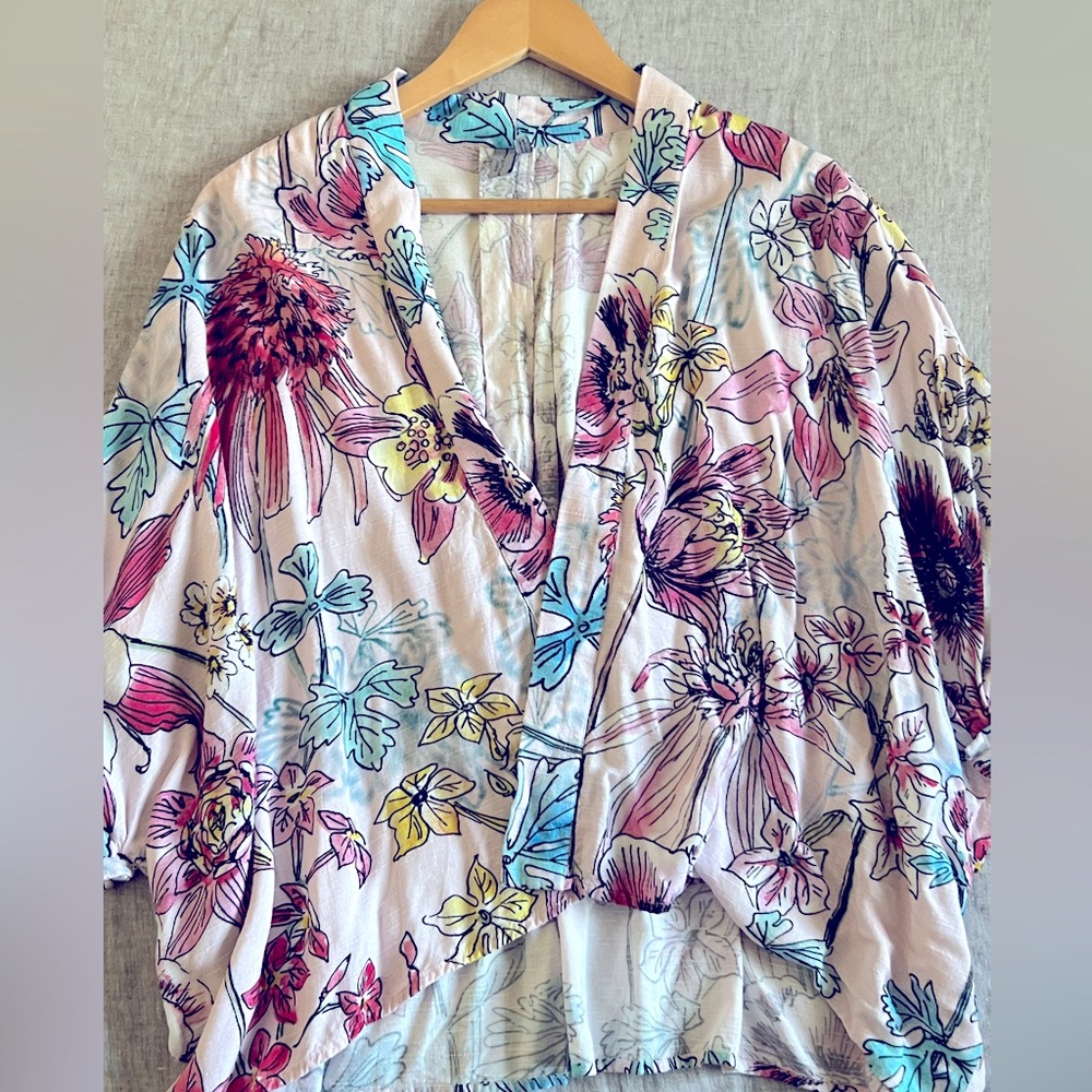 Anthropologie short floral kimono